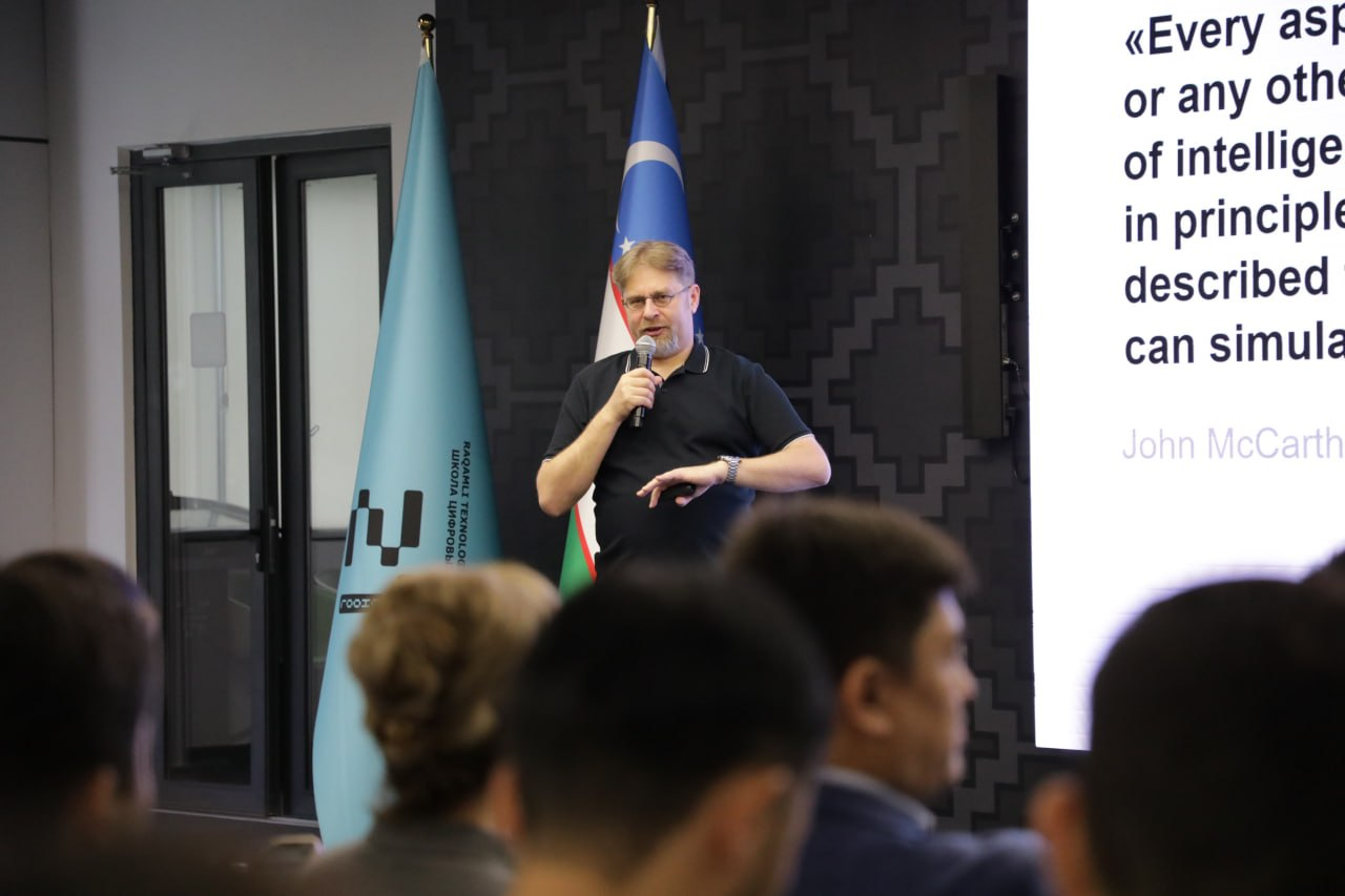 “Sun’iy intellektning yangi davri: texnologiyalar, qoidalar va inson” mavzusidagi ekspert sessiyasi bo‘lib o‘tdi